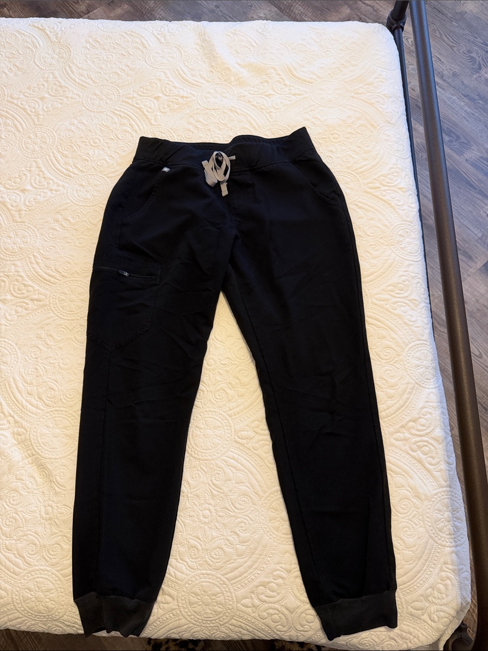 Black Figs Jogger Scrubs